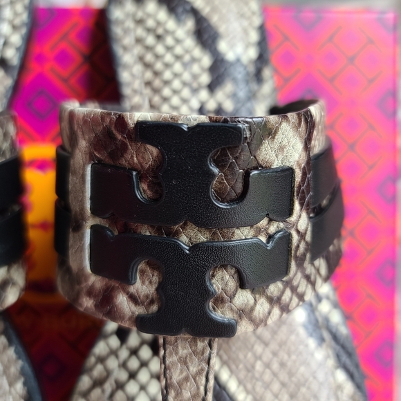 Tory Burch Leigh Snake Print Leather Thong Sandal - Picture 2 of 10